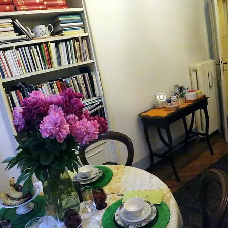 Oda ve Kahvaltı 1 Stile Gallery & Book
